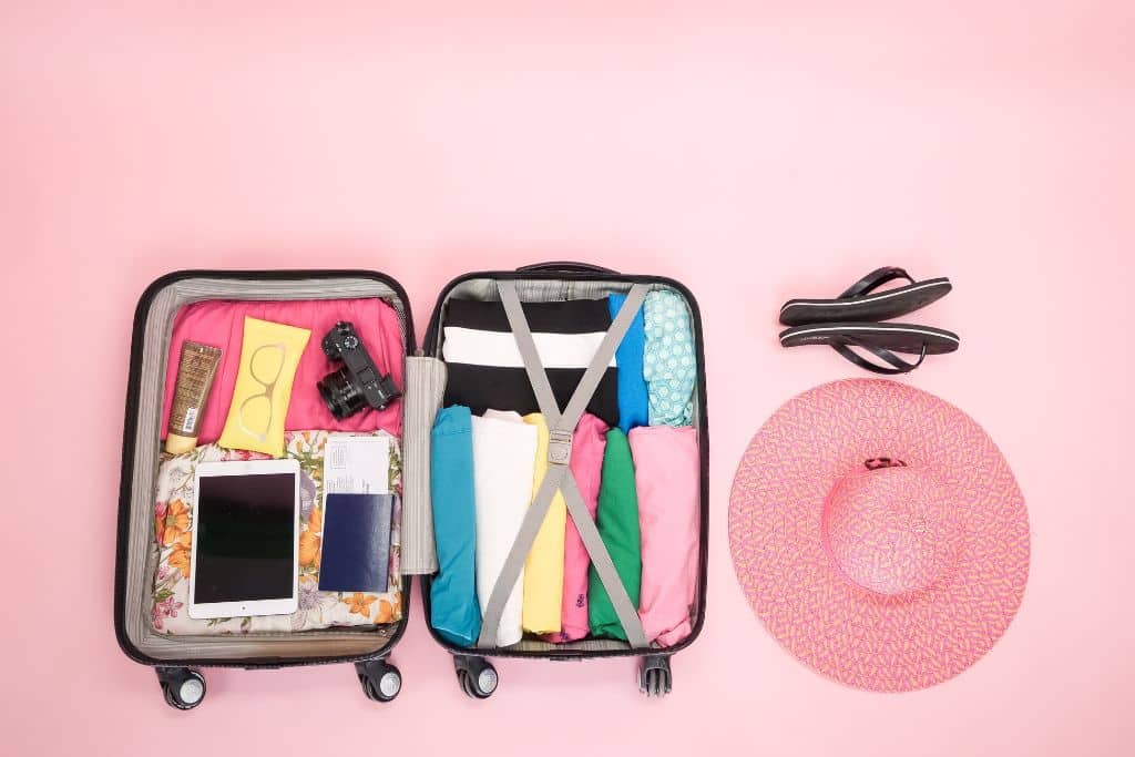 багаж за море в куфар