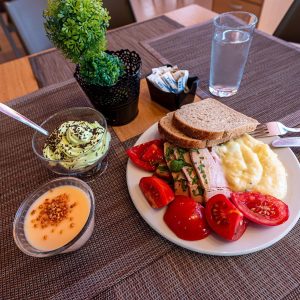 вкусна закуска - хотел Лонгоза