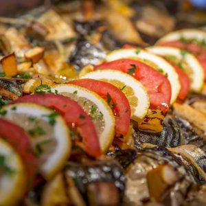 храна на блок маса в хотел Лонгоза